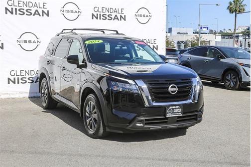 2024 Nissan Pathfinder SV