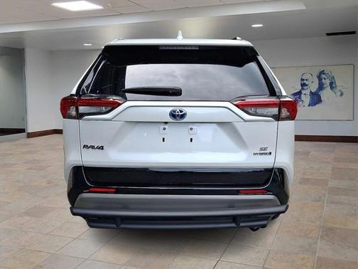 2023 Toyota RAV4 Hybrid SE