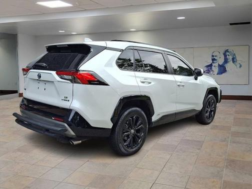 2023 Toyota RAV4 Hybrid SE