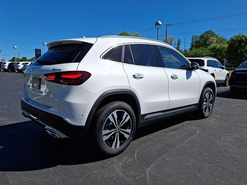 Polar White 2026 Mercedes-Benz GLA 250 4MATIC