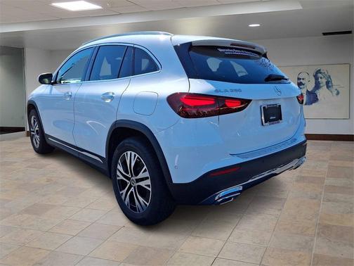 2025 Mercedes-Benz GLA 250 4MATIC