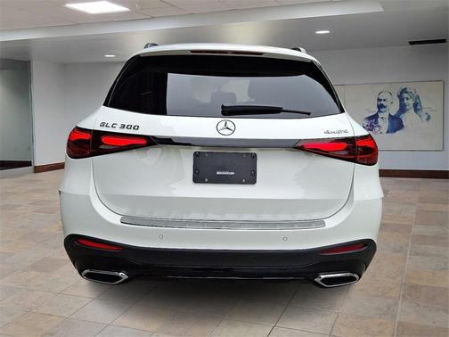 2025 Mercedes-Benz GLC 300 4MATIC