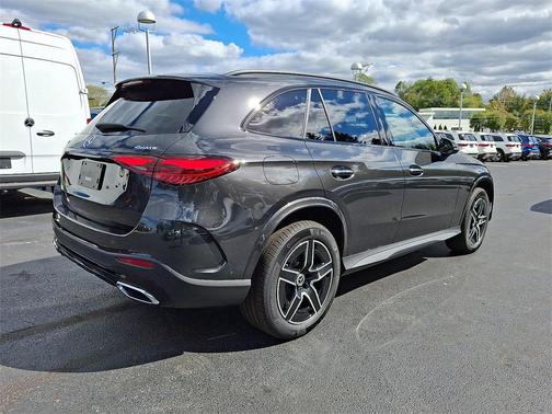 2026 Mercedes-Benz GLC 300 4MATIC
