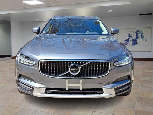 2017 Volvo V90 Cross Country T6
