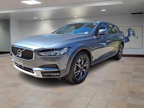 2017 Volvo V90 Cross Country T6