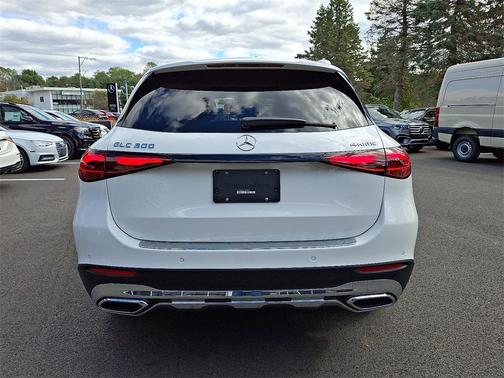 2026 Mercedes-Benz GLC 300 4MATIC