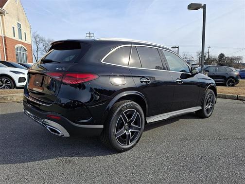 2026 Mercedes-Benz GLC 300 4MATIC