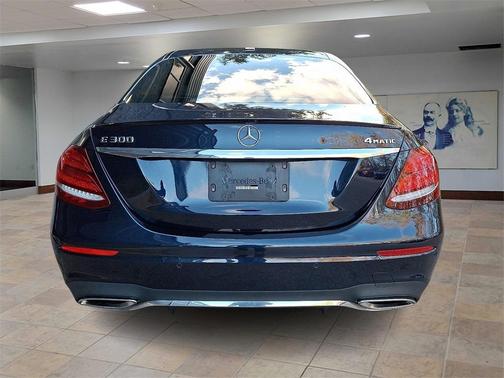 2017 Mercedes-Benz E-Class 4MATIC