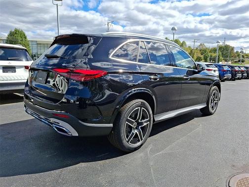 2026 Mercedes-Benz GLC 300 4MATIC