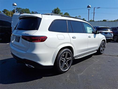 2026 Mercedes-Benz GLS 450 4MATIC