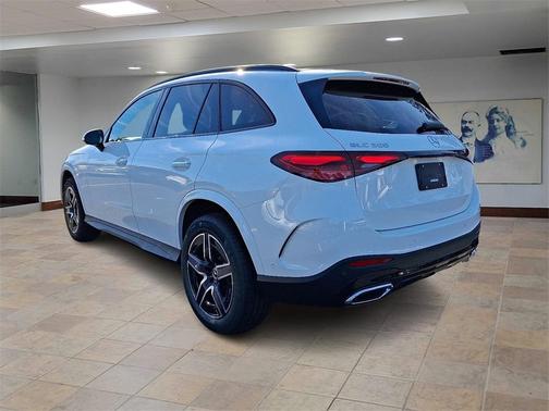 2026 Mercedes-Benz GLC 300 4MATIC