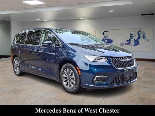 2022 Chrysler Pacifica Hybrid Touring L
