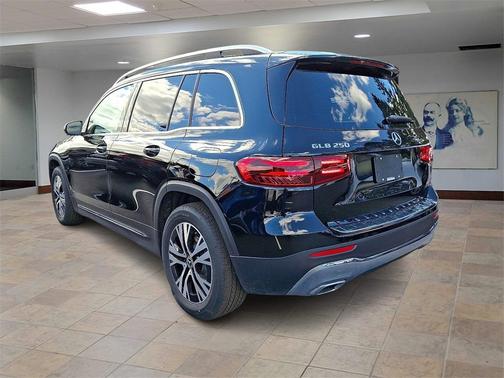 2026 Mercedes-Benz GLB 250 4MATIC