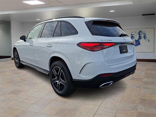 2026 Mercedes-Benz GLC 300 4MATIC