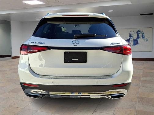 2025 Mercedes-Benz GLC 300 4MATIC