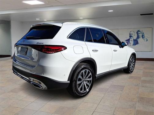 2025 Mercedes-Benz GLC 300 4MATIC