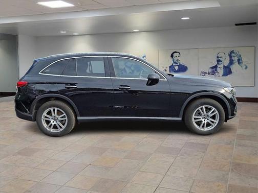 2025 Mercedes-Benz GLC 300 4MATIC