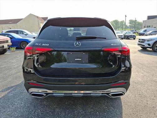2025 Mercedes-Benz GLC 300 4MATIC