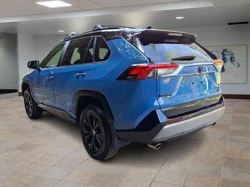 2024 Toyota RAV4 Hybrid SE