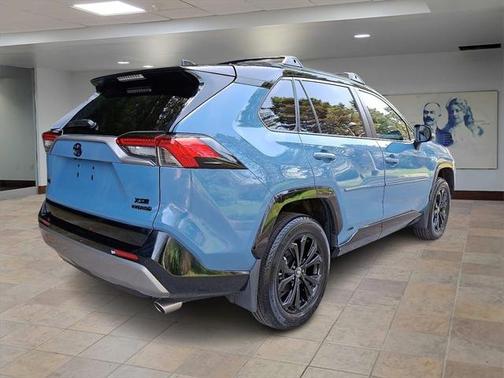 2024 Toyota RAV4 Hybrid SE