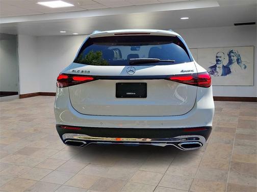 2025 Mercedes-Benz GLC 300 4MATIC