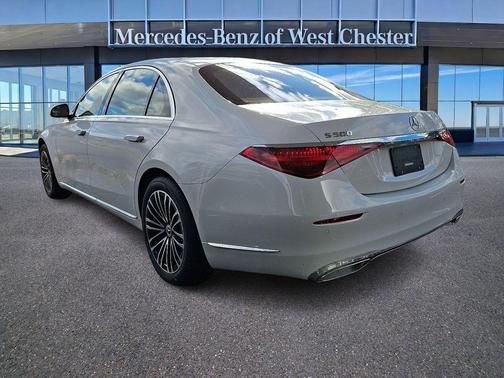 MANUFAKTUR Moonlight White Metallic 2026 Mercedes-Benz S-Class 4MATIC