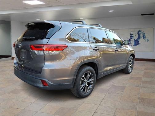 2018 Toyota Highlander LE I4