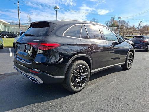 2026 Mercedes-Benz GLC 300 4MATIC