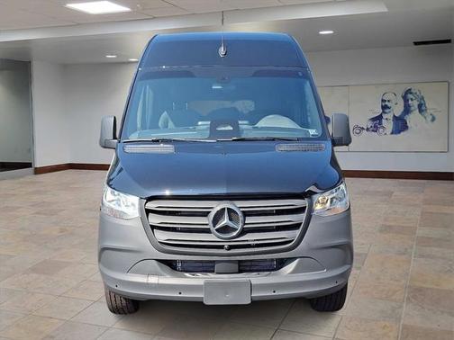 2025 Mercedes-Benz Sprinter 2500 Passenger 170 WB