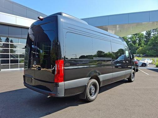 2025 Mercedes-Benz Sprinter 2500 Passenger 170 WB