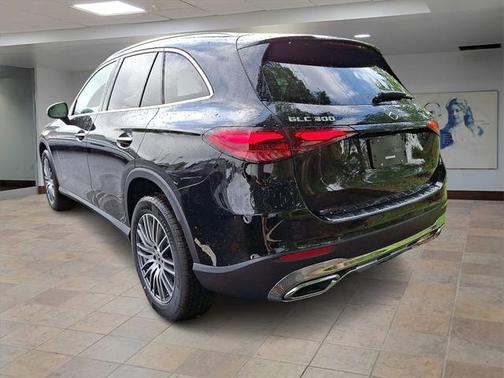 2025 Mercedes-Benz GLC 300 4MATIC