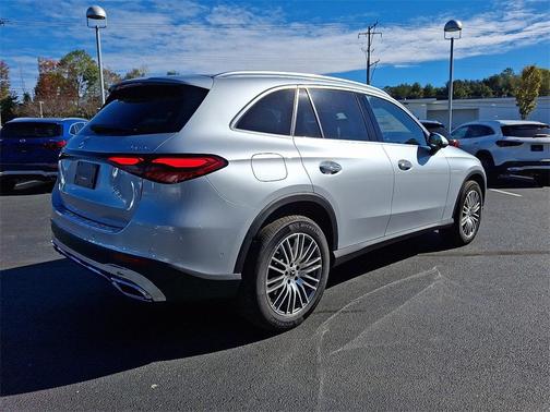 2026 Mercedes-Benz GLC 300 4MATIC