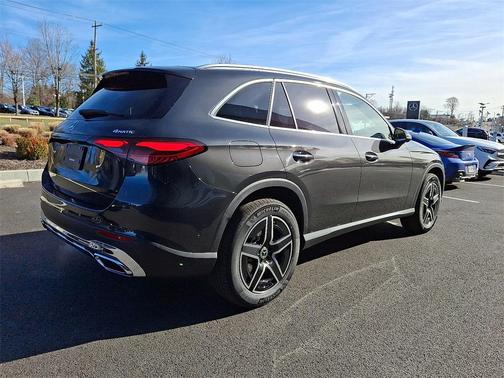 2026 Mercedes-Benz GLC 300 4MATIC