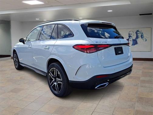 2026 Mercedes-Benz GLC 300 4MATIC