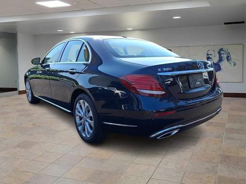 2017 Mercedes-Benz E-Class 4MATIC
