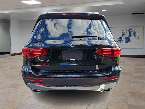 2025 Mercedes-Benz GLB 250 4MATIC