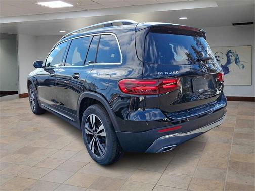 2025 Mercedes-Benz GLB 250 4MATIC