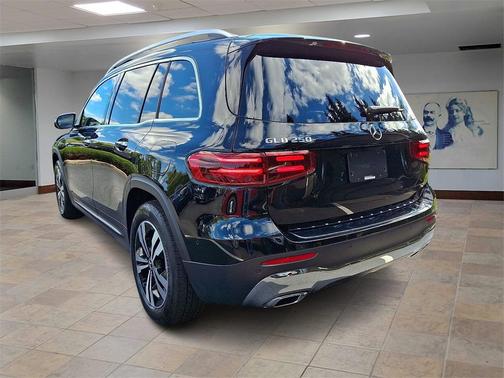 2025 Mercedes-Benz GLB 250 4MATIC