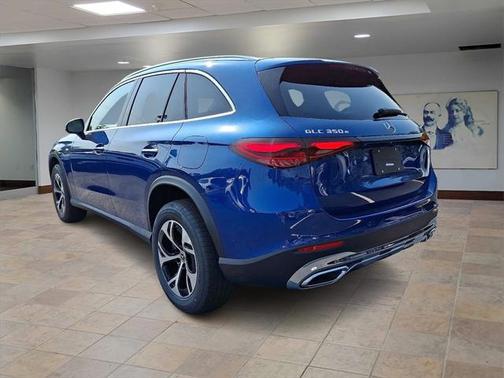 2025 Mercedes-Benz GLC 350e Base