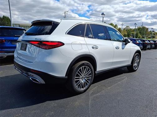 2026 Mercedes-Benz GLC 300 4MATIC
