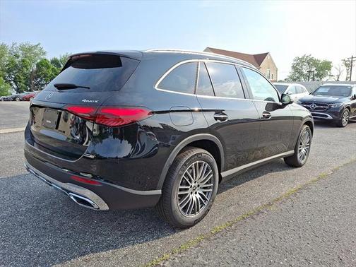 2025 Mercedes-Benz GLC 300 4MATIC