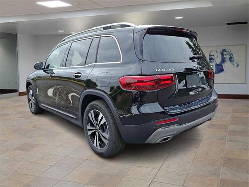 2026 Mercedes-Benz GLB 250 4MATIC