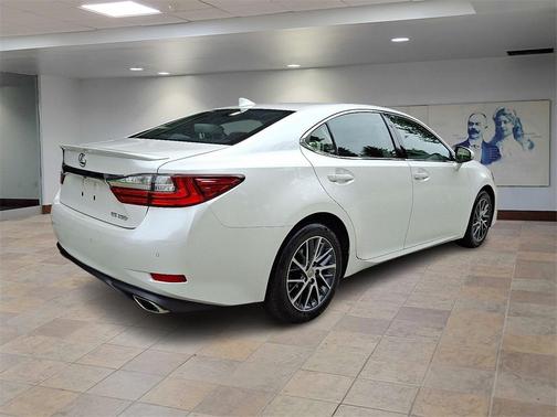 2017 Lexus ES 350 Base
