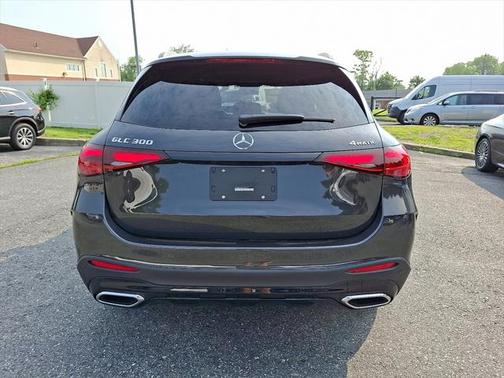 2025 Mercedes-Benz GLC 300 4MATIC