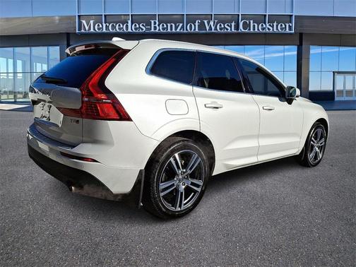 2021 Volvo XC60 T5 Momentum