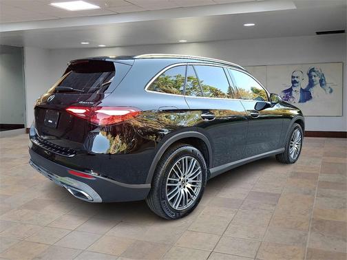 2025 Mercedes-Benz GLC 300 4MATIC