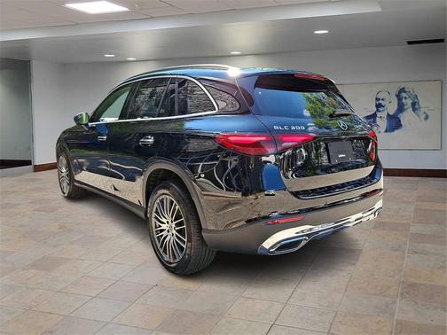 2025 Mercedes-Benz GLC 300 4MATIC