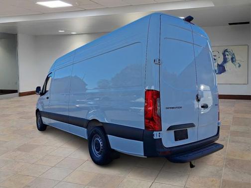2025 Mercedes-Benz Sprinter 2500 High Roof
