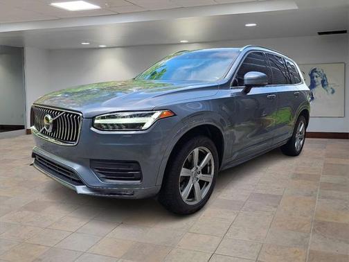 2020 Volvo XC90 T6 Momentum