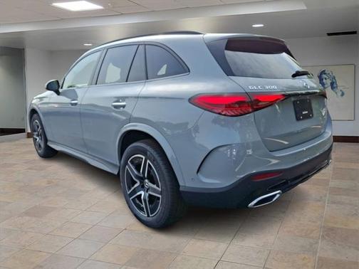 2025 Mercedes-Benz GLC 300 4MATIC